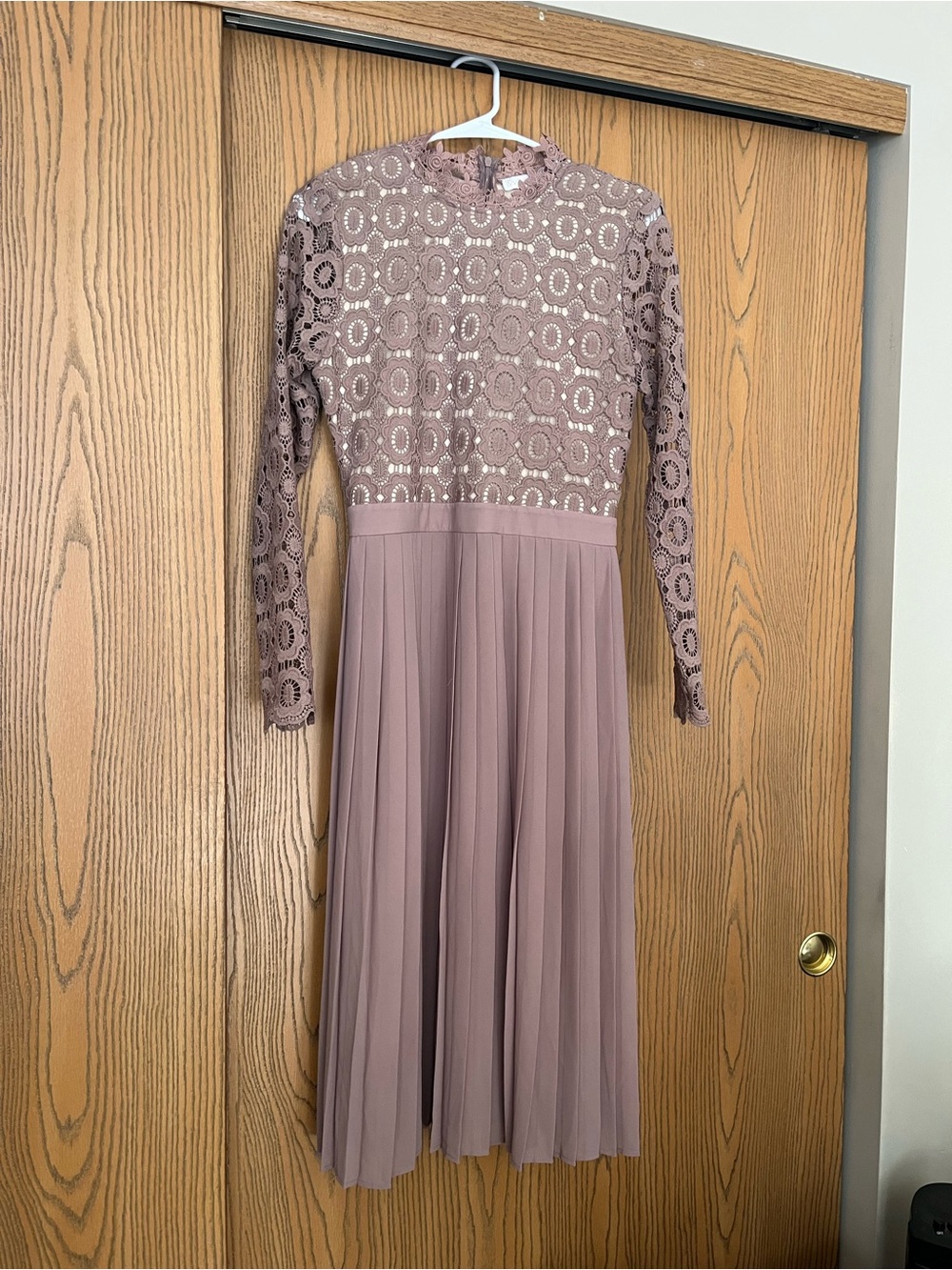Ivy City Co. Arabella Lace Midi Dress Lavender Pleated Crochet Mock Neck M